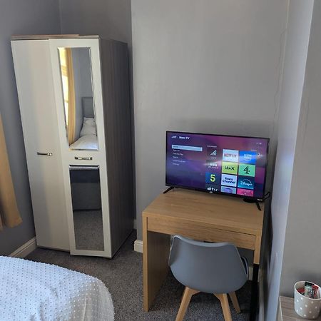 Darwin Stays - Service Accommodation In Newcastle Under Lyme City Centre Exterior foto