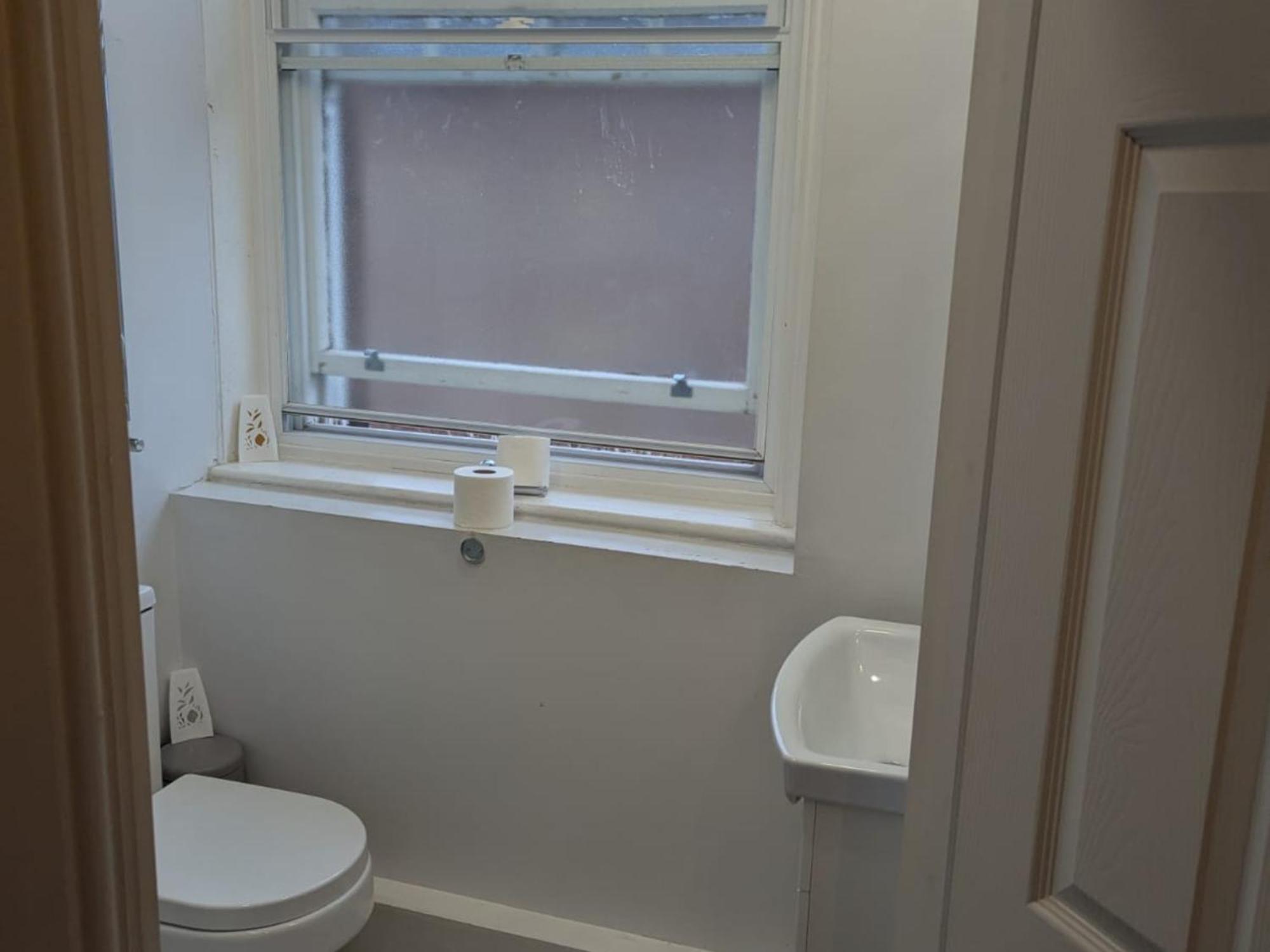 Darwin Stays - Service Accommodation In Newcastle Under Lyme City Centre Exterior foto
