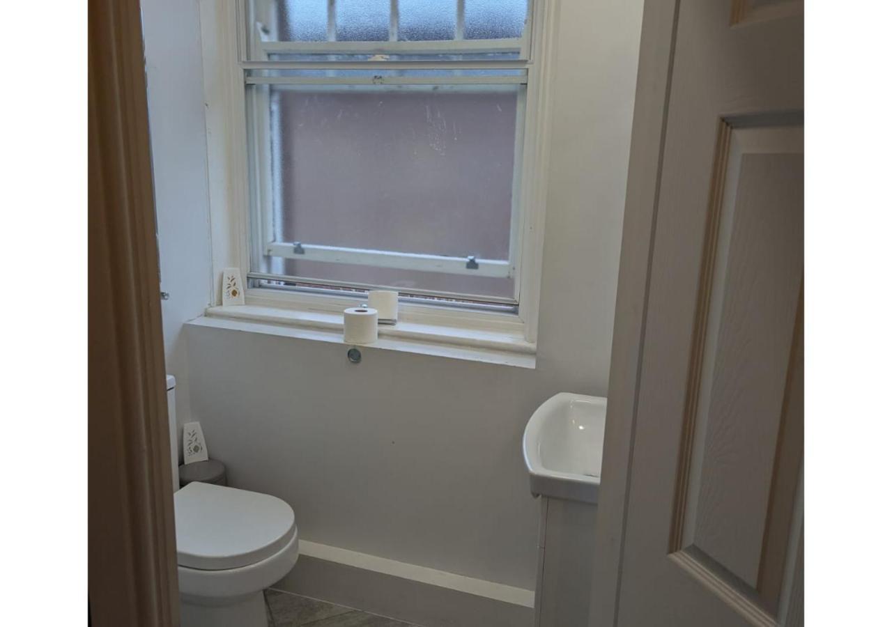 Darwin Stays - Service Accommodation In Newcastle Under Lyme City Centre Exterior foto