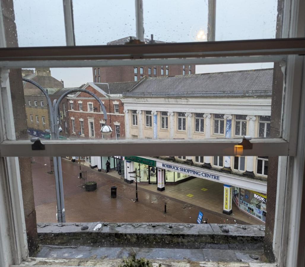Darwin Stays - Service Accommodation In Newcastle Under Lyme City Centre Exterior foto