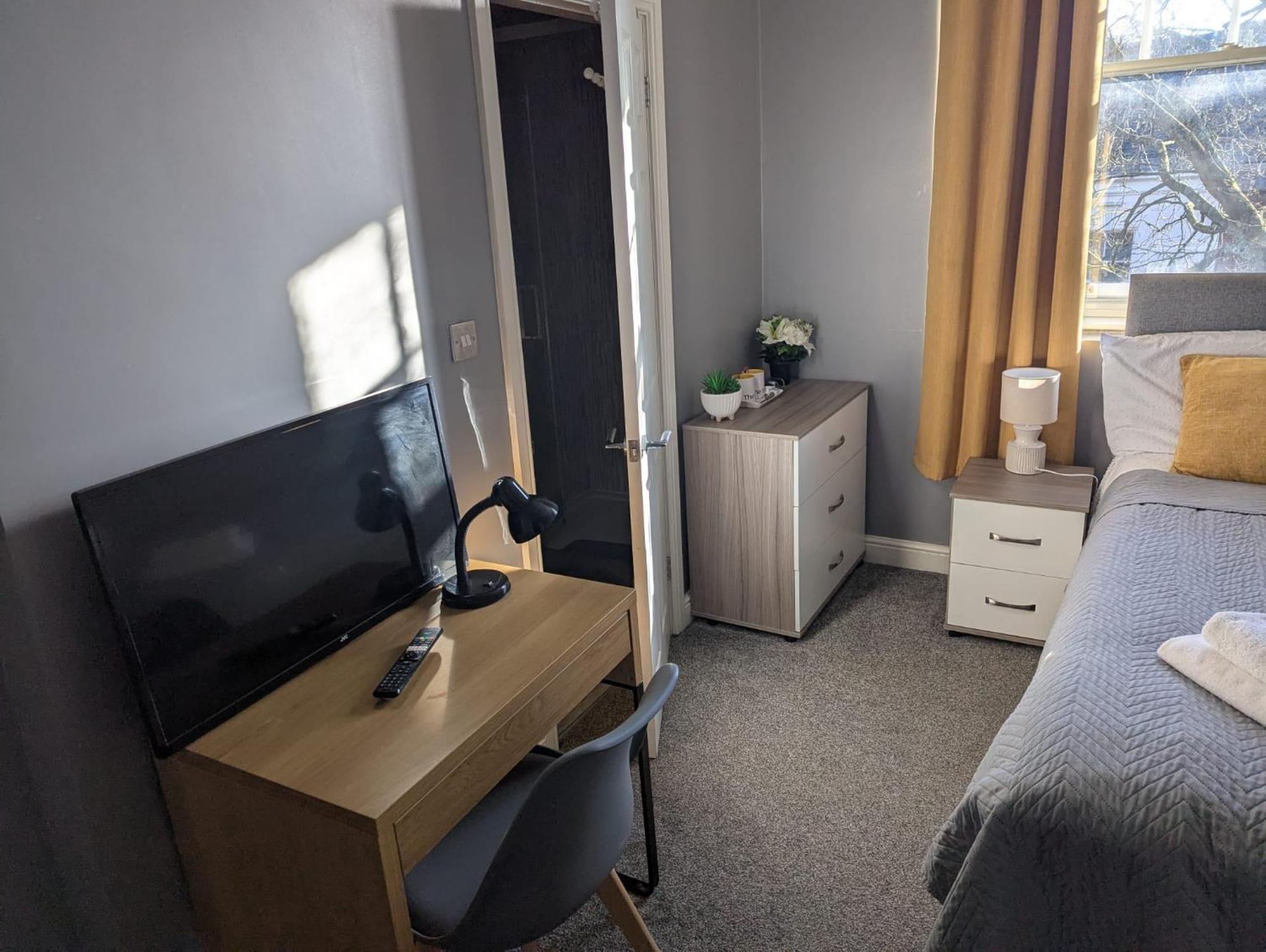 Darwin Stays - Service Accommodation In Newcastle Under Lyme City Centre Exterior foto